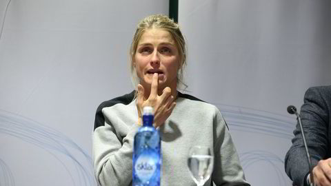 Therese Johaug økte sine verdier kraftig gjennom økt sportslig og kommersiell suksess i 2015. Her fra pressekonferansen torsdag da hun forklarte seg om den positive dopingprøven. Foto: