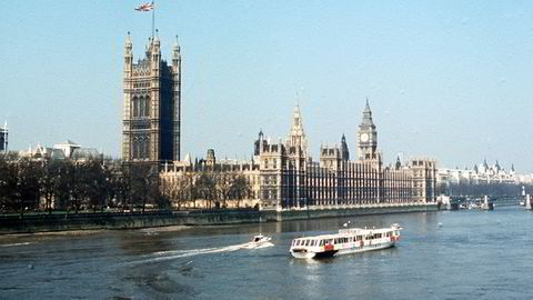 LONDON: Elven Themsen, t.v. Houses of Parlament og Palace of Westminster. Foto: Jan Dahl, NTB Scanpix