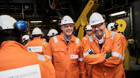 DN var med da den mangeårige ExxonMobil-toppen, nå fersk Point-sjef, Morten Mauritzen (i midten) besøkte Ringhorne-feltet torsdag. Med seg hadde han HitecVision-sjef Ole Ertvaag (til høyre).