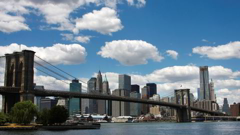LYKKES. Det norske meglerhuset RS Platou Markets har suksess med sitt kontor i New York. Her er utsikt over Manhattan og Brooklyn Bridge. Foto: Inger E. Berg