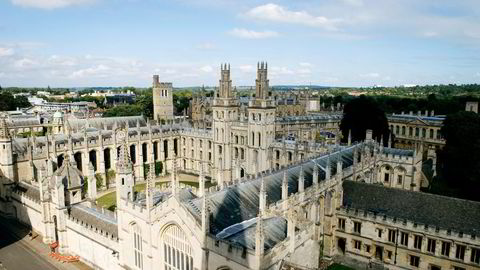 En grad på lavere nivå ved Universitetet i Oxford koster 9000 pund i året for studenter fra EU-land. Nordmenn og andre utenfor EU må betale 15-22.000 pund i skolepenger. Nå kan EU-rabatten ryke. Foto: Istock
