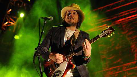 Jeff Tweedy og Wilco er det største navnet som kommer til Norwegian Wood. ​Foto: Paulo Duarte/AP/NTB Scanpix