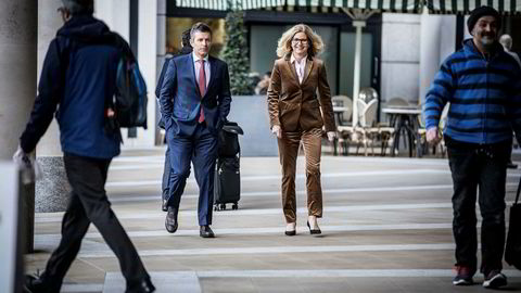 Lundin-toppsjef Alex Schneiter og norgessjef Kristin Færøvik stilte onsdag på kapitalmarkedspresentasjon ved London-børsen her på Paternoster Square.