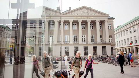 Danske Bank i København er hardt rammet av hvitvaskingsskandalen det siste året, og konsernet har i dag 1900 eksperter som skal hindre hvitvasking og sikre etterlevelse av regler. Her fra hovedkontoret i København.