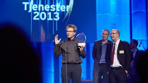Henning Stokke (til venstre) og Trond Arne Pettersen (med rødt slips) vant en nasjonal gründerpris i regi av revisjonsfirmaet EY i 2013. Året etter solgte de Hytracc, rett før oljenedturen. Foto: Bård Gudim