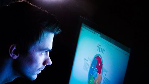 I vår iver er det lett å glemme at bak hvert smarte og autonome program, kunstige intelligens og trading-algoritme finnes det mennesker med sine feil, moralske og etiske bagasje, preferanser og med en evolusjonær trang til latskap og snarveier. Foto: Gunnar Blöndal