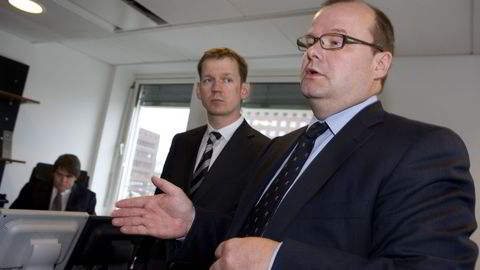 Tidligere toppsjef Hreidar Mar Sigurdsson (t.v) og styreleder Sigurdur Einarsson i Kaupthing. Her under et besøk til bankens daværende Oslo-kontor og Norgessjef Jan Petter Sissener (bak) i 2007