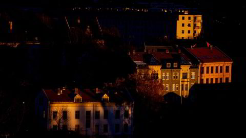 Det viktigste for om unge mennesker velger å bli boende, eller velger å bosette seg et sted, er muligheten for å få seg jobb, skriver innleggsforfatterne.