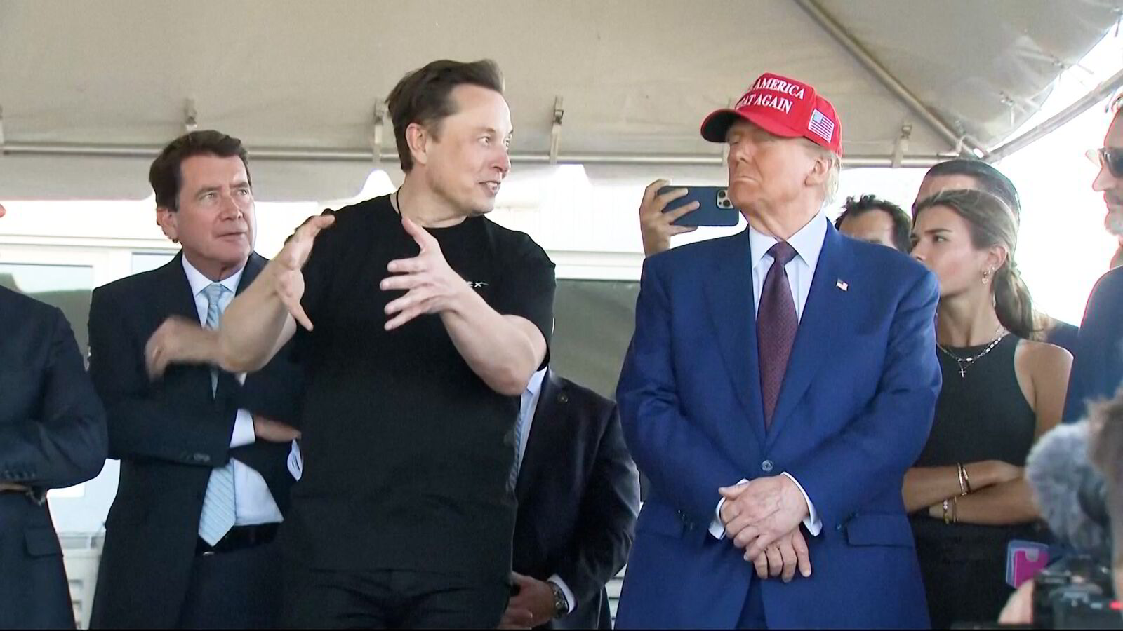 Trump og Musk styrker båndet sitt med Texas-tur og rakettoppskyting