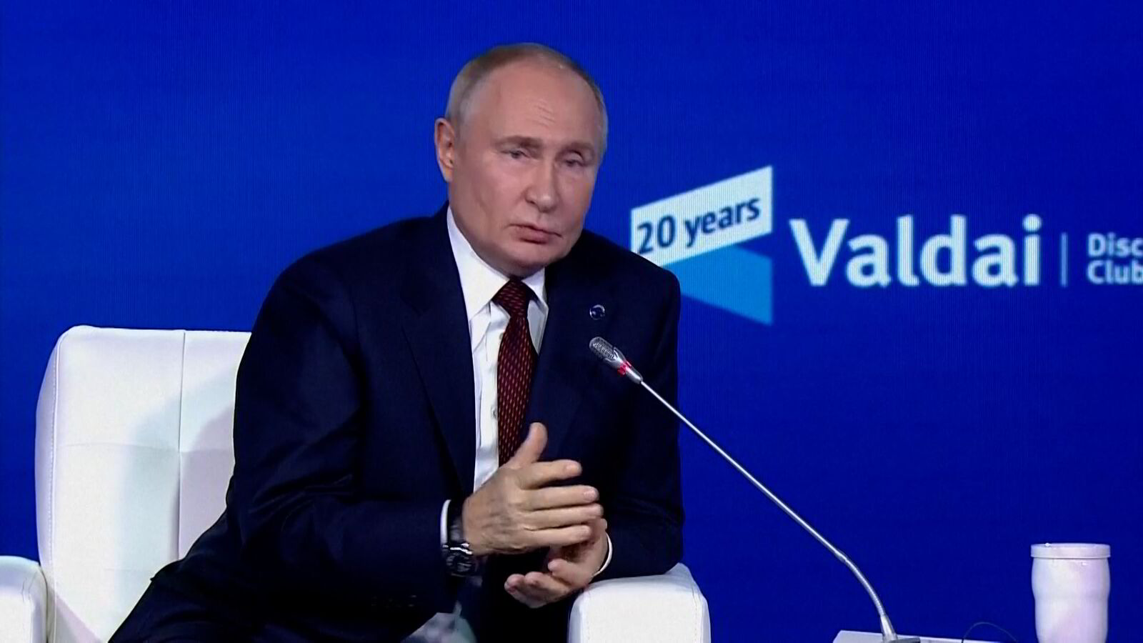 Putin synes ikke det er skammelig å ringe Trump: – Jeg gjør det bare ikke