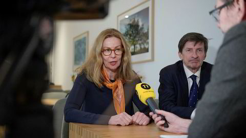 Swedbanks toppsjef Birgitte Bonnesen og styreformann Lars Idermark. De måtte begge trekke seg nylig på grunn av hvitvaskingskandalen.