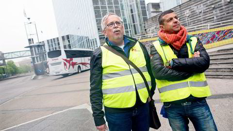 Jan Egil Molidalen i Fellesforbundet og Muhammed Elfeky som jobber på Oslo Plaza Hotel har vært i streik i en måned. Nå er de snart tilbake på jobb. Foto: