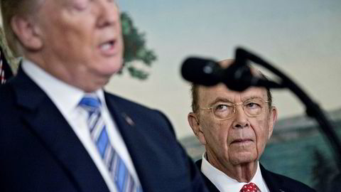 USAs handelsminister Wilbur Ross (til høyre) har håp om at han og resten av president Trumps økonomiske team vil klare å forhandle frem en løsning på handelskonflikten med Kina under et besøk i Beijing denne uken.