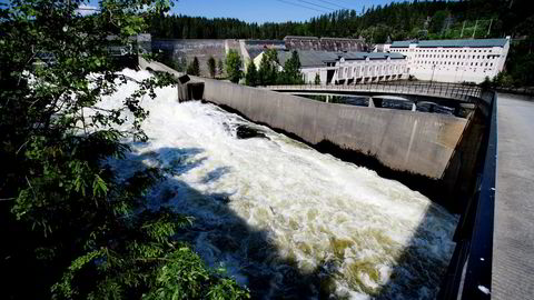 ​​Normalt skvulper verdier for mellom ti og 20 milliarder kroner i vannkraftens magasiner. Her, Vamma Kraftverk ved Glomma i Askim og Skiptvet kommuner.