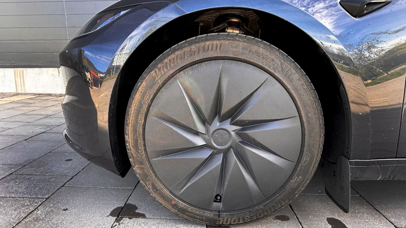 Tesla-leveransene på felgen – modell kraftig forsinket