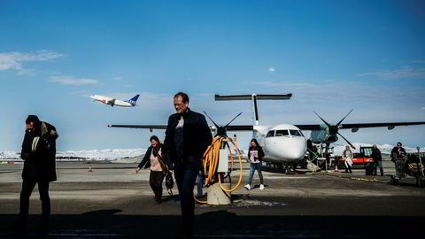 Widerøe mener en foreslått endring i flypassasjeravgiften ikke gjør nok for å sikre rutetilbudet i distriktene. Her fra Kirkenes lufthavn i Finnmark.