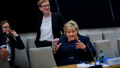 Statsminister Erna Solberg må møte i lukket høring på mandag.