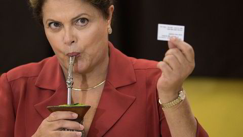 Brasils president Dilma Rousseff er i hardt vær. Her i forbindelse med presidentvalgetet i oktober 2014. Foto: Felipe Dana / AP / NTB scanpix