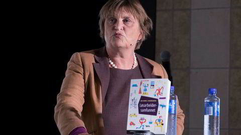 Elin Ørjasæter har sammen med Line Eldring skrevet boken «Løsarbeidersamfunnet», som ble presentert under Arendalsuka.