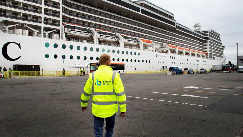 Dette skipet er 293,8 meter langt, har plass til 3605 passasjerer og har et mannskap på 1027 personer. I Bergen merkes både turiststrømmen og klimagass-utslippene fra cruiseskipene godt.