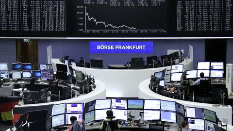 Dax-indeksen på børsen i Frankfurt falt over to prosent fredag. Foto: REUTERS/Staff/Remote/NTB SCANPIX