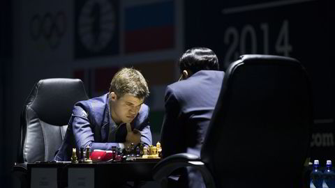 Lørdag startet VM-matchen mellom Magnus Carlsen og Viswanathan Anand i Sotsji. Foto: Foto: Berit Roald /