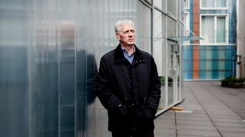 Porteføljeforvalter Sigmund Håland vil ikke at skattebetalerne skal plukke opp bankenes regninger. Foto: Tommy Ellingsen