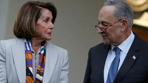 Demokratenes gruppeleder i Representantenes hus, Nancy Pelosi, og Demokratenes leder i Senatet, Chuck Schumer, kom ikke til enighet med president Donald Trump for å få slutt på nedstengningen av statsapparatet i USA.