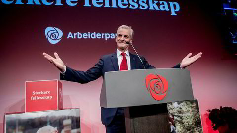 Jonas Gahr Støre på talerstolen under Aps valgvake.