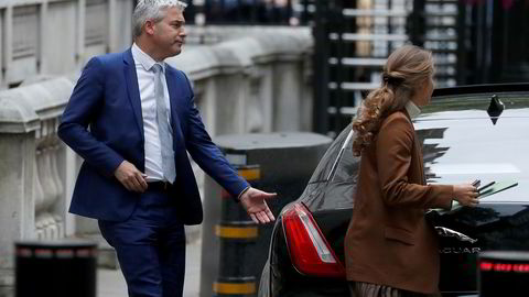 Brexit-minister Stephen Barclay på vei ut fra sitt kontor i Downing Street i London