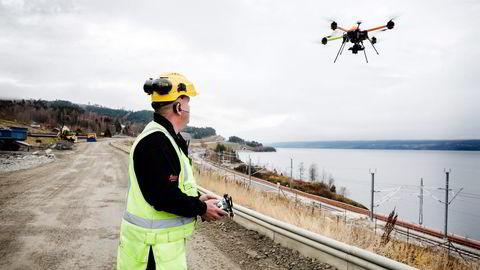 Modellflyentusiast Nils Peder Skogsrud (48) jobbet for Tine meierier før han fikk jobb som dronepilot hos gasellevinneren Maskinstyring. Alle foto: Per Thrana