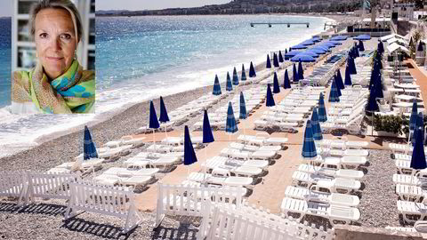 Solsengene på stranden nedenfor Promenade des Anglais sto fredag tomme etter terror­angrepet dagen i forveien. Foto: Gunnar Lier