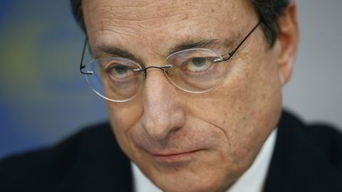 TAKKER. Men sentralbanksjef Mario Draghi gjør ingenting på kommando fra IMF. Foto: Ralph Orlowski, Reuters / NTB scanpix