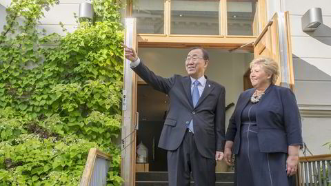 FNs generalsekretær Ban Ki-Moon og Norges statsminister Erna Solberg fra et møte i Oslo tidligere i år. Foto: Torstein Bøe/
