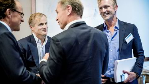 Martin Mølsæter (til høyre) tjente på kort tid en halv milliard under finanskrisen sammen med Øystein Stray Spetalen (nummer to fra venstre) og Kjell Erik Eilertsen (til venstre). Privatinvestor og tidligere corporatesjef i ABG Sundal Collier, Arild Engh, står med ryggen til. Her er de sammen på Pareto-konferansen som ble avholdt i september.