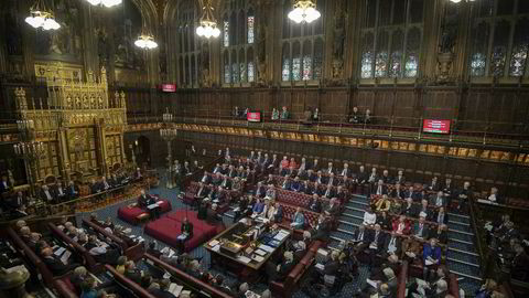 Det britiske Overhuset har lagt til rette for at Parlamentet kan få siste ord i brexit-forhandlingene.
