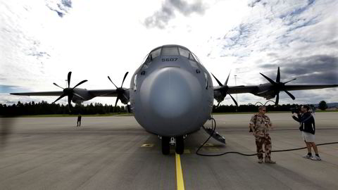 FØR AVREISE. Hercules-maskinen 5607 Idunn skal bringe nødhjelp til krigsherjede Nord-Irak. Her er flyet før avreise på Gardermoen. Foto: