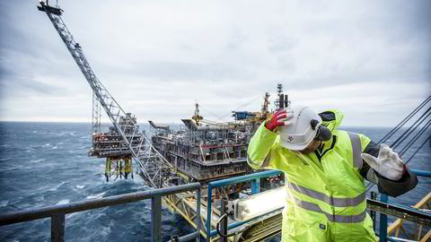 Oljeselskapet Statoil faller på børs fredag. Her fra Statoils produksjonanlegg på Oseberg Feltsenter. Foto: Gunnar Blöndal