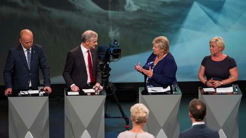 Ap-leder Jonas Gahr Støre og statsminister Erna Solberg (Høyre) gikk rett i tottene på hverandre under partilederdebatten. Her flankert  av  Sp-leder Trygve Slagsvold Vedum og finansminister  Siv Jensen (Frp)