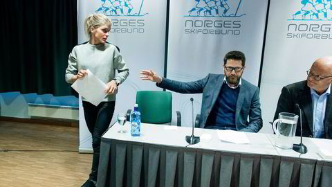 Therese Johaug (fra venstre), kommunikasjonssjef i Norges Skiforbund Espen Graff og lege Fredrik Bendiksen. Foto: Håkon Mosvold Larsen/