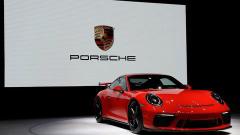 Tyske Porsche, her ved modellen 911 GT3, etterforskes for juks.