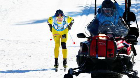 Martin Johnsrud Sundby vant Birkebeinerrennet lørdag formiddag til tross for uhell med en scooter.