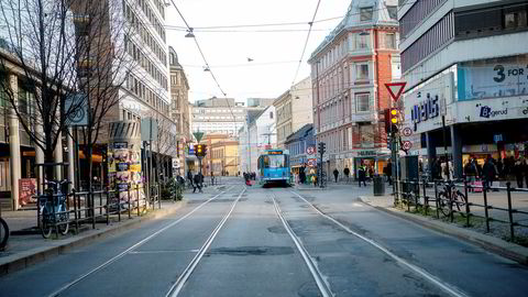 Storgata (bildet) i Oslo skal totalrenoveres. Nye trikkeskinner skal da legges i parallellgaten Christian Krohgs gate.