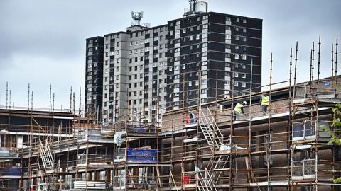 Britiske myndigheter forventer en årlig flyktningstrøm på nærmere 217.000 flyktninger de neste årene, noe som krever at det bygges 95.000 nye boliger. Her fra en byggeplass i Glasgow, Scotland.  
                  Foto: Jeff J. Mitchell,