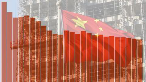 Kinas vekst har falt gradvis tilbake de siste årene. Likevel føles nedturen hardt i resten av verden, mener sjefanalytiker. Foto/grafikk: Reuters/DN/Kinas statistikkbyrå/Macrobond