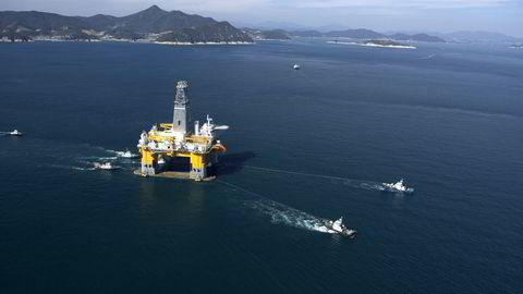 HALV PRIS. Odfjell Drillings «Deepsea Atlantic» får oppdrag på Johan Svedrup-feltet. Her fra da riggen ble sendt fra verft i Sør-Korea. Foto: Odfjell Drilling