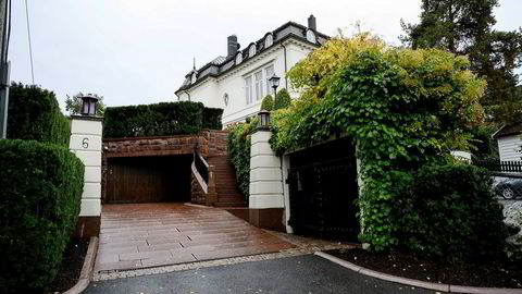 I juli fikk Stordalen tillatelse av kommunen til å bygge carport over parkeringsplassen utenfor villaen på Bygdøy i Oslo.