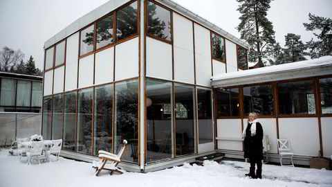 Marit Bergum Hansen er selgeren av arkitektboligen. Huset er en av tre boliger i en berømt husrekke på Vettakollen i Oslo tegnet av arkitekt Arne Korsmo og hans samarbeidspartner Christian Norberg-Schulz.