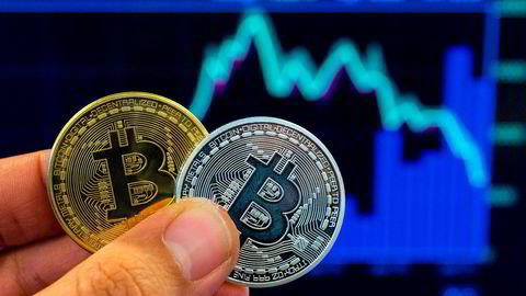 Bitcoin-kursen har falt dramatisk på New York-børsen den siste uken.