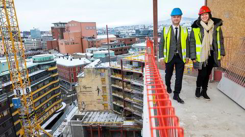 Hotelldirektør på Clarion The Hub, André Schreiner, og salgsdirektør Christine Kausland har solgt konferanser for 140 millioner kroner 14 måneder før hotellet åpner.